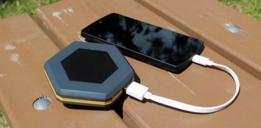 Представлено устройство, позволяющее пользоваться смартфоном при отсутствии любых сетей связи